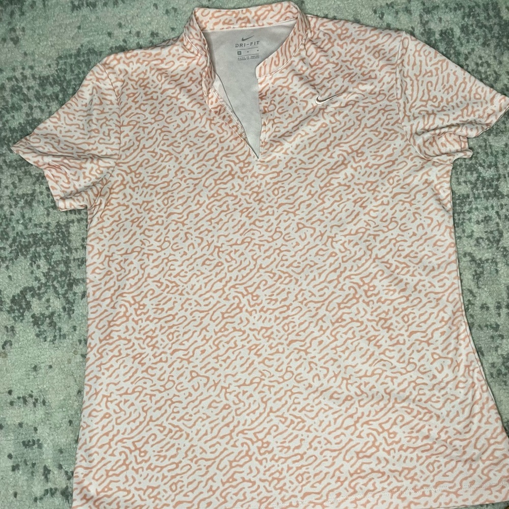 Women’s Nike golf shirt